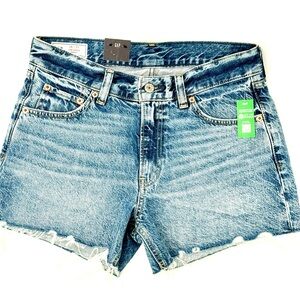 GAP Gap Low Rise Stride Denim Shorts.  NWT , ships next day